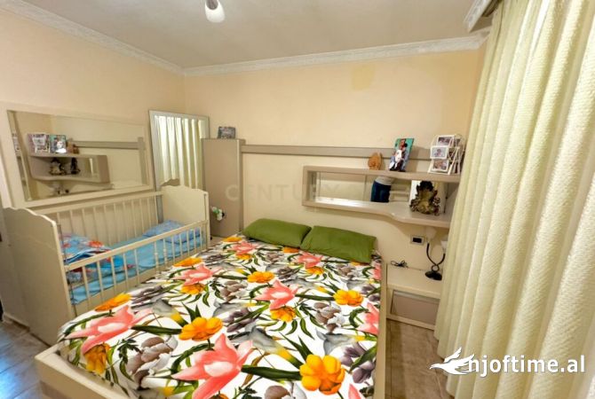 Shtepi ne shitje Apartament ne Tirane, 2+1, Mobilimi E mobiluar, Pagesa 80,000  Euro.