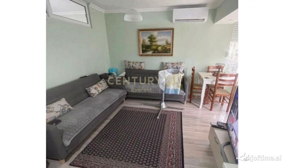 Shtepi ne shitje Apartament ne Tirane, 2+1, Mobilimi E mobiluar, Pagesa 98,000  Euro.