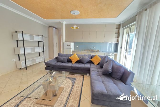 Shtepi ne shitje Apartament ne Tirane, 1+1, Mobilimi E mobiluar, Pagesa 135,000  Euro.