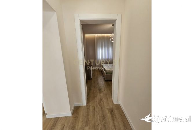 Shtepi ne shitje Apartament ne Tirane, 2+1, Mobilimi Pjeserisht e mobiluar, Pagesa 145,000  Euro.