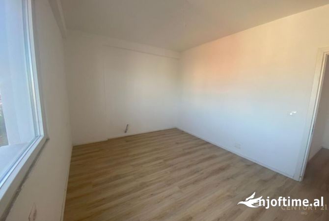 Shtepi ne shitje Apartament ne Tirane, 1+1, Mobilimi Pjeserisht e mobiluar, Pagesa 97,500  Euro.