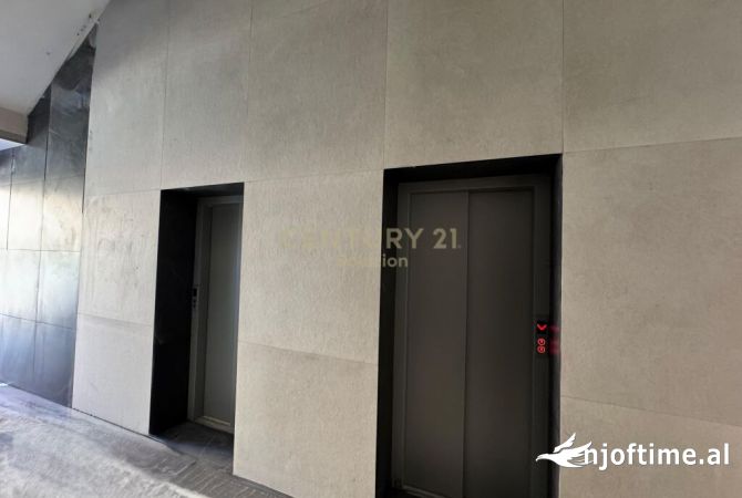 Shtepi ne shitje Apartament ne Tirane, 2+1, Mobilimi Bosh, pa mobiluar, Pagesa 128,000  Euro.