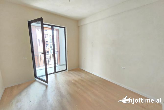 Shtepi ne shitje Apartament ne Tirane, 1+1, Mobilimi E mobiluar, Pagesa 89,700  Euro.