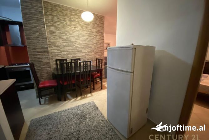 Shtepi ne shitje Apartament ne Tirane, 1+1, Mobilimi Pjeserisht e mobiluar, Pagesa 120,000  Euro.
