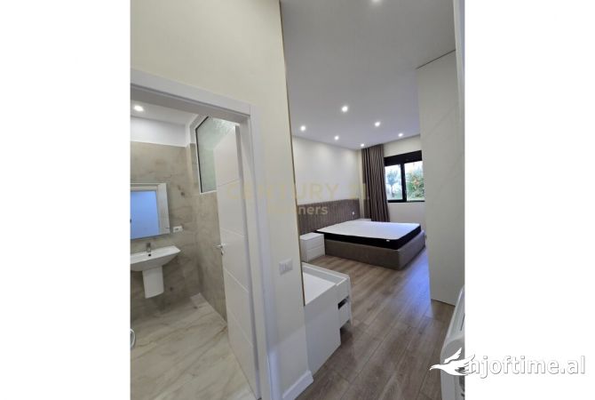 Shtepi ne shitje Apartament ne Tirane, 2+1, Mobilimi E mobiluar, Pagesa 275,000  Euro.