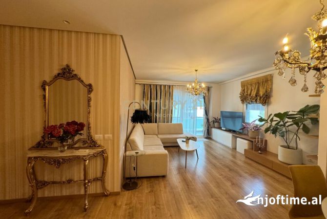 Shtepi ne shitje Apartament ne Tirane, 2+1, Mobilimi Pjeserisht e mobiluar, Pagesa 240,000  Euro.