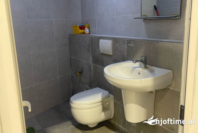 Ambient biznesi me qera 1+1 ne Tirane - 650 Euro