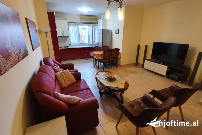 Shtepi me qera 1+1 ne Tirane - 430 Euro