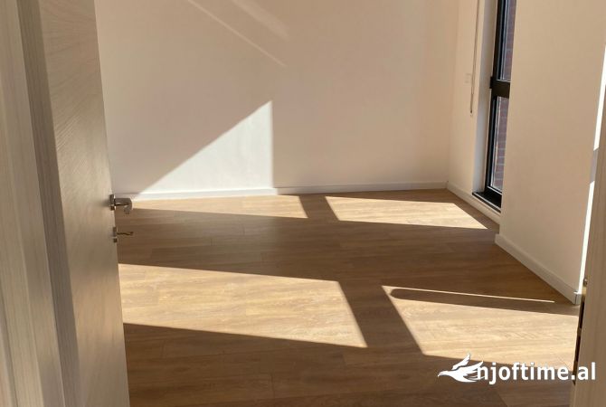 Ambient biznesi me qera 3+1 ne Tirane - 700 Euro