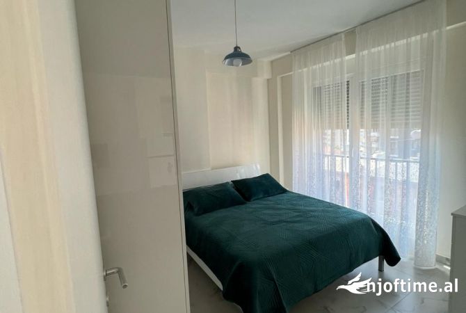 Shtepi me qera 2+1 ne Tirane - 800 Euro