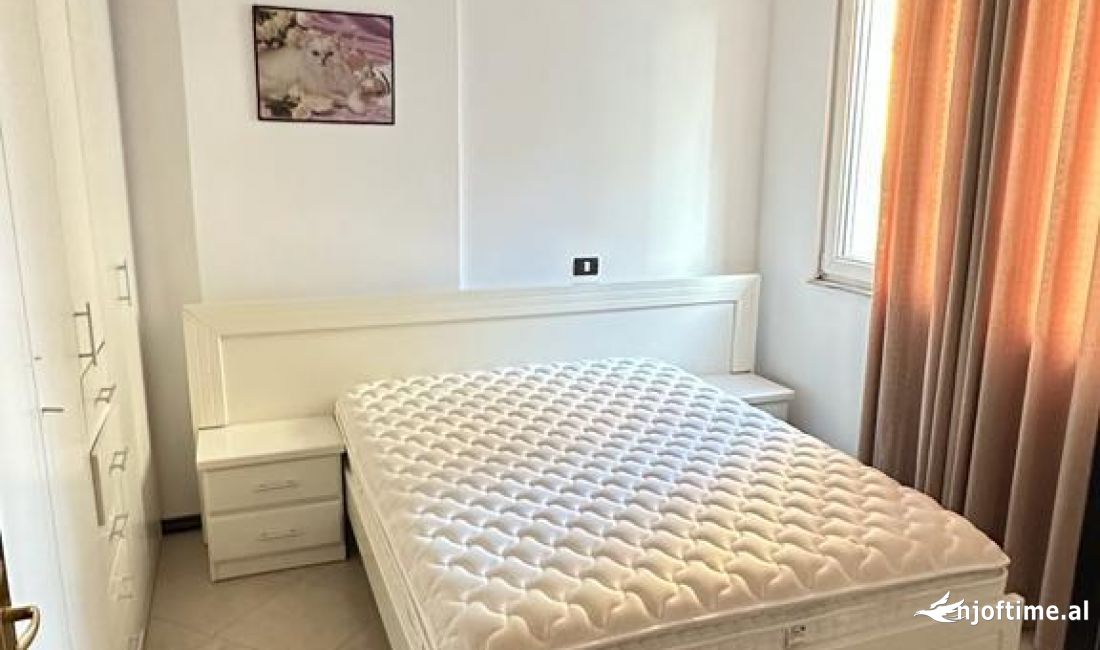 Shtepi me qera Apartament ne Tirane, 2+1, Mobilimi E mobiluar, Pagesa 550  Euro.