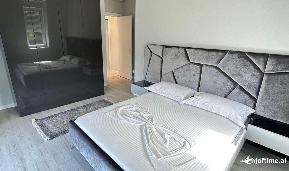 Shtepi me qera Apartament ne Tirane, 2+1, Mobilimi E mobiluar, Pagesa 800  Euro.