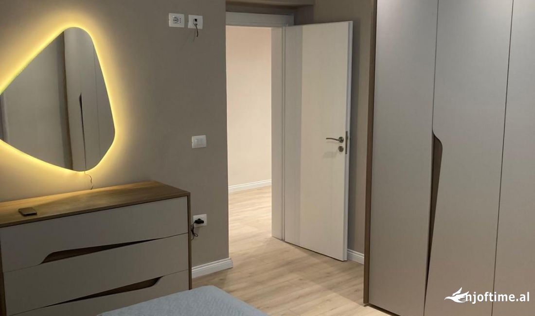 Shtepi me qera Apartament ne Tirane, 2+1, Mobilimi E mobiluar, Pagesa 800  Euro.