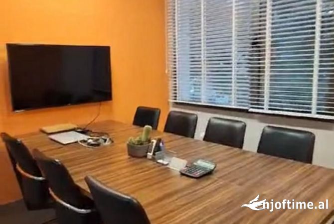 Ambient biznesi me qera 3+1 ne Tirane - 1,000 Euro