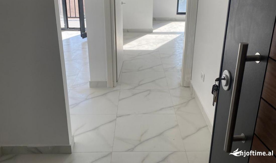 Shtepi me qera Apartament ne Tirane, 2+1, Mobilimi Bosh, pa mobiluar, Pagesa 680  Euro.