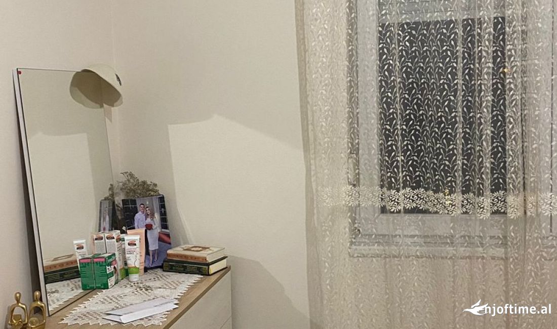 Shtepi me qera Apartament ne Tirane, 2+1, Mobilimi E mobiluar, Pagesa 400  Euro.