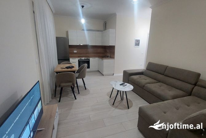 Shtepi me qera 1+1 ne Tirane - 650 Euro