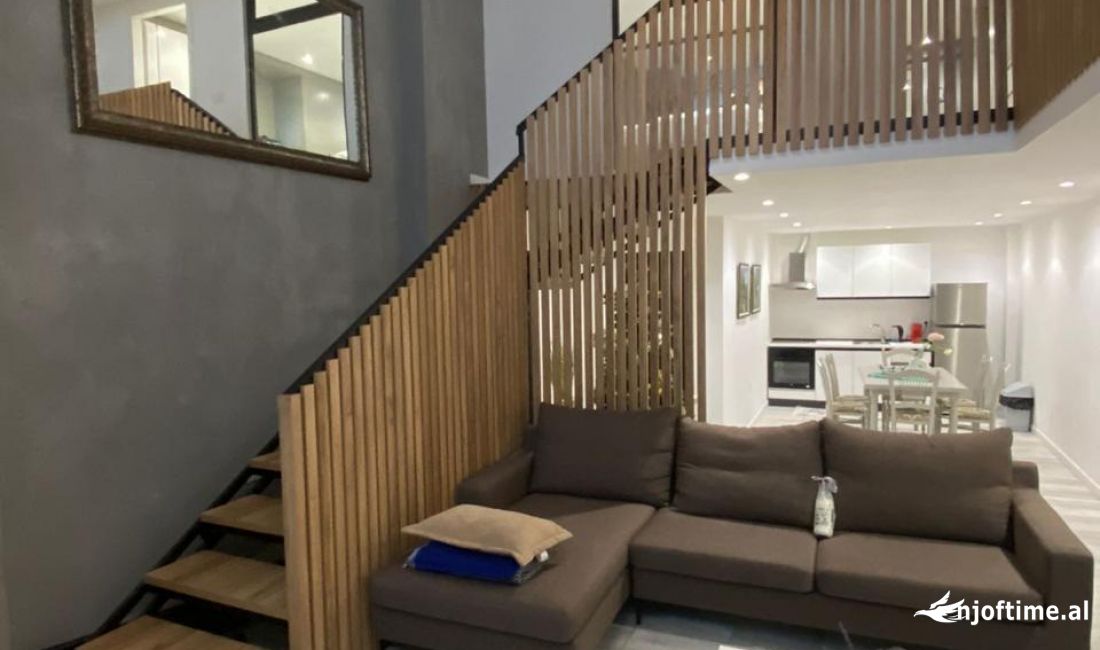 Shtepi me qera Apartament ne Tirane, 2+1, Mobilimi E mobiluar, Pagesa 1,200  Euro.