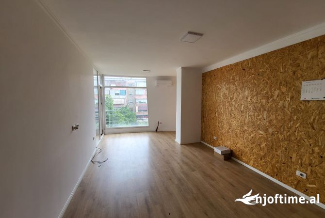 Ambient biznesi me qera 3+1 ne Tirane - 650 Euro