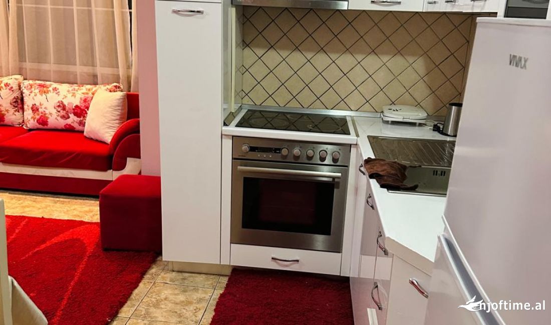 Shtepi me qera Apartament ne Tirane, 2+1, Mobilimi E mobiluar, Pagesa 600  Euro.