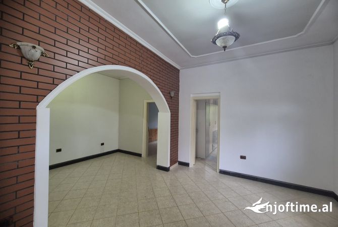 Shtepi me qera 3+1 ne Tirane - 400 Euro