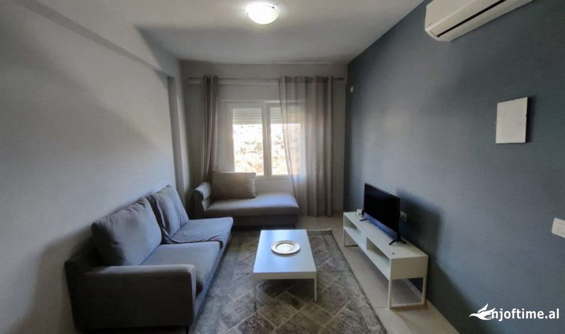 Shtepi me qera Apartament ne Tirane, 1+1, Mobilimi E mobiluar, Pagesa 420  Euro.