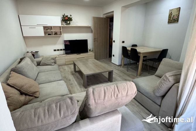 Shtepi me qera 2+1 ne Tirane - 700 Euro