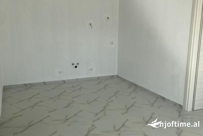 Shtepi me qera 2+1 ne Tirane - 650 Euro