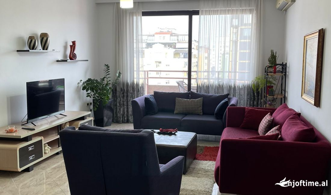 Shtepi me qera Apartament ne Tirane, 2+1, Mobilimi E mobiluar, Pagesa 800  Euro.