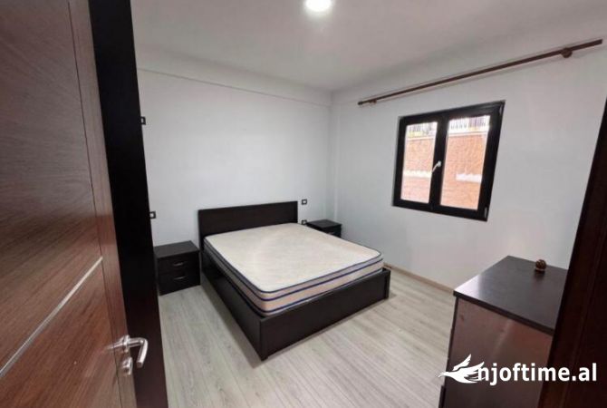 Shtepi me qera 1+1 ne Tirane - 450 Euro