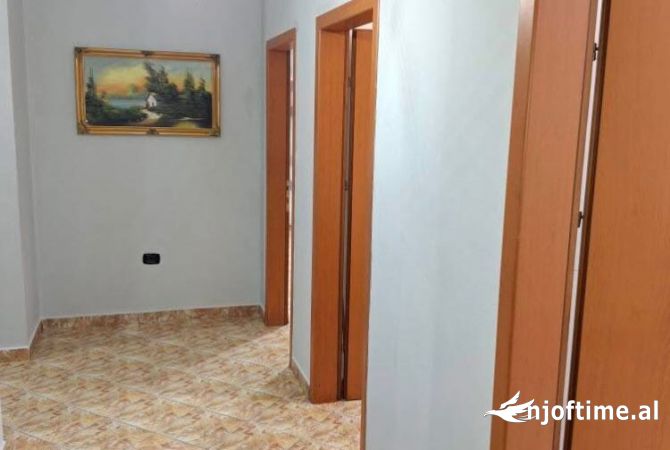 Shtepi me qera 2+1 ne Tirane - 400 Euro