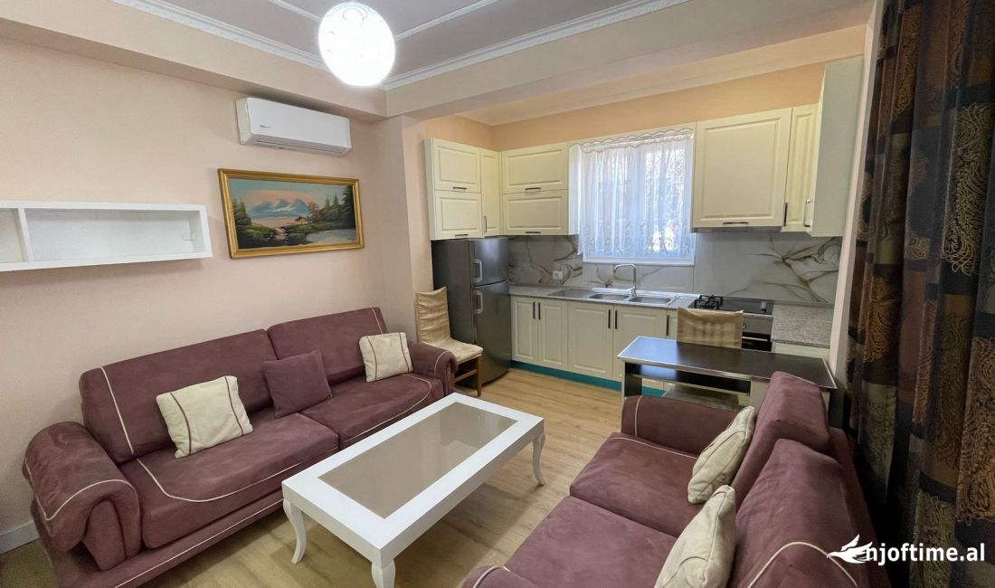 Shtepi me qera Apartament ne Tirane, 1+1, Mobilimi E mobiluar, Pagesa 400  Euro.