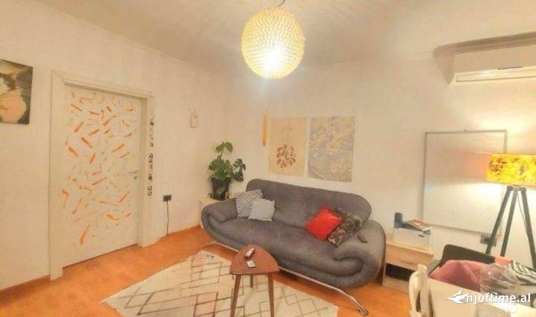 Shtepi me qera Apartament ne Tirane, 1+1, Mobilimi E mobiluar, Pagesa 450  Euro.