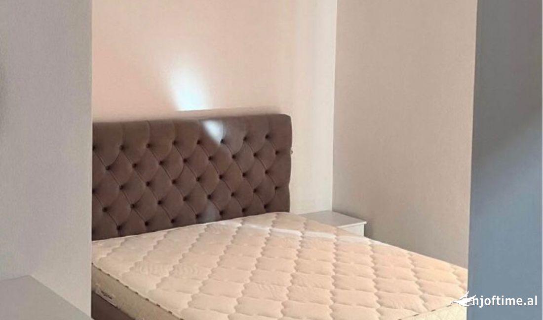Shtepi me qera Apartament ne Tirane, 2+1, Mobilimi E mobiluar, Pagesa 450  Euro.