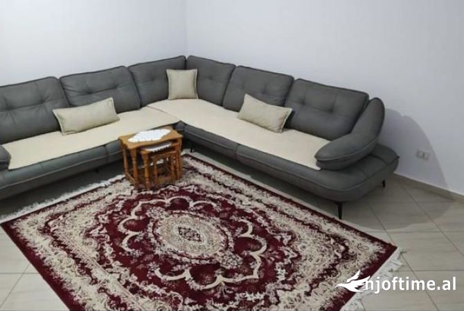 Shtepi me qera 2+1 ne Tirane - 400 Euro