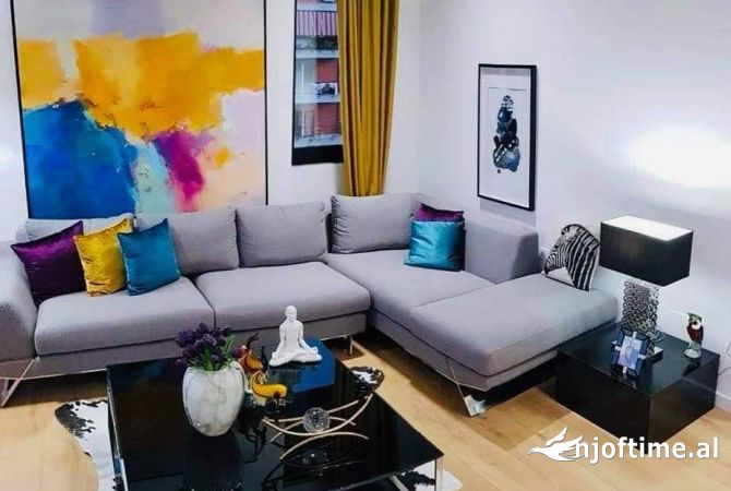 Shtepi me qera 2+1 ne Tirane - 900 Euro