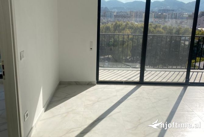Shtepi me qera 2+1 ne Tirane - 650 Euro