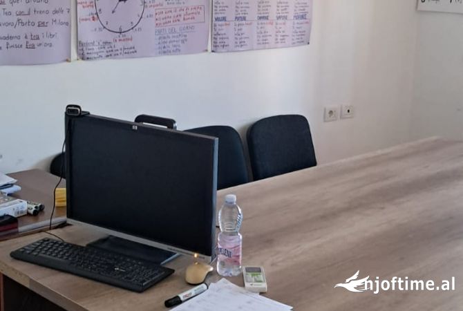 Ambient biznesi me qera 3+1 ne Tirane - 800 Euro