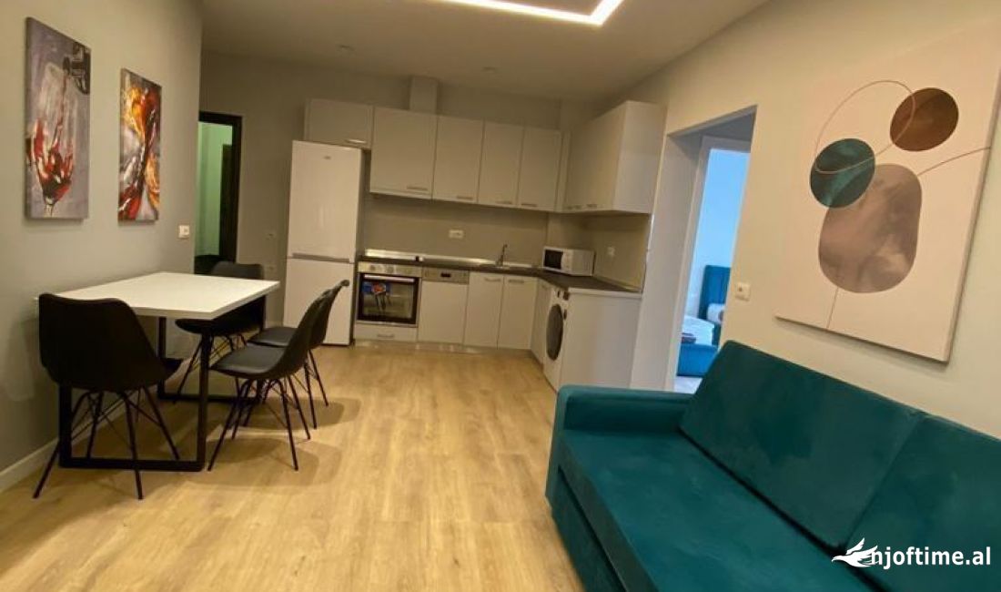 Shtepi me qera Apartament ne Tirane, 2+1, Mobilimi E mobiluar, Pagesa 640  Euro.