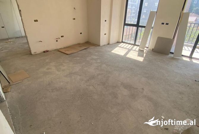 Ambient biznesi me qera 3+1 ne Tirane - 900 Euro