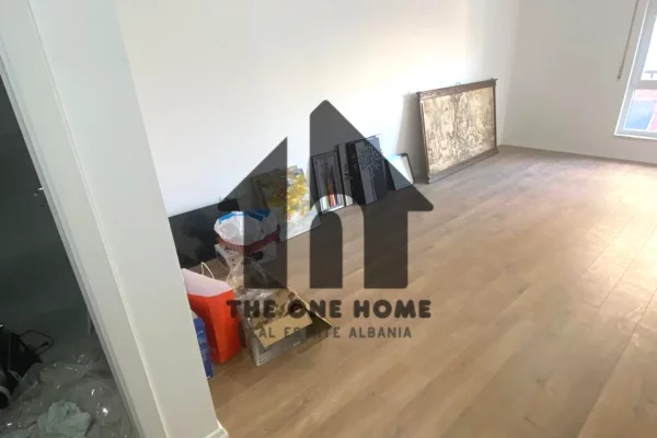 Ambient biznesi me qera 3+1 ne Tirane - 600 Euro