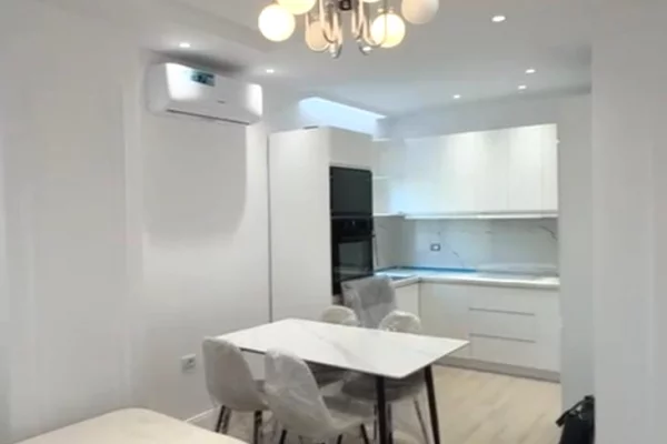 Shtepi me qera 2+1 ne Tirane - 900 Euro