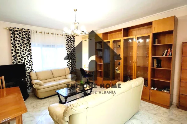 Qera 1+1 Komune Parisit.