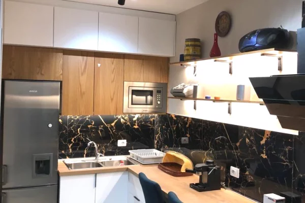 Qera 1+1 Fusha Aviacionit / Pamje Panoramike.