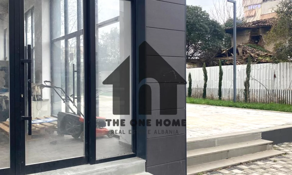 Ambient Biznesi Qera - E pershatshme per Bar & Restorant / Qender. (nje super mundesi )