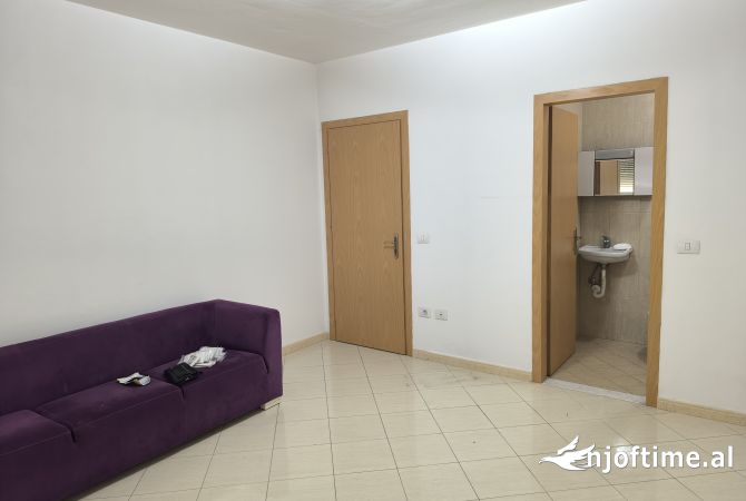 Apartment for rent in Tirana 2+1, Emty