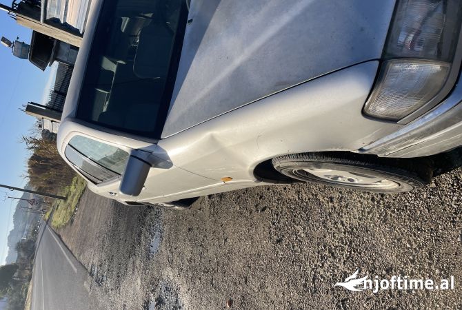 Makina ne shitje ne Durres, Mercedes-Benz, 1997 Diesel,Kambio Manual Pagesa 1,800  Euro.