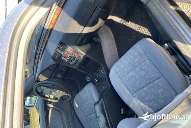 Makina ne shitje ne Durres, Mercedes-Benz, 1997 Diesel,Kambio Manual Pagesa 1,800  Euro.