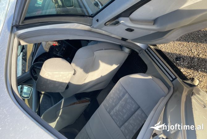 Makina ne shitje ne Durres, Mercedes-Benz, 1997 Diesel,Kambio Manual Pagesa 1,800  Euro.