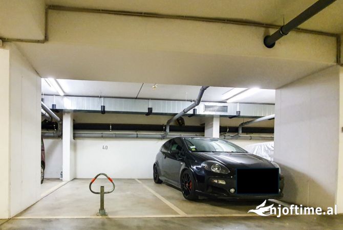 Ambient biznesi me qera 4+1 ne Tirane - 6,000 Leke